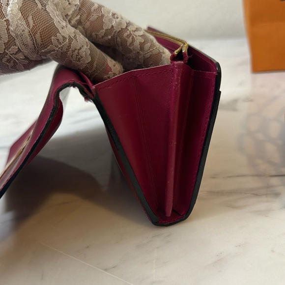 Authentic Louis Vuitton Portefeiulle Louise Patent Leather Long Bifold Wallet - Picture 4 of 16